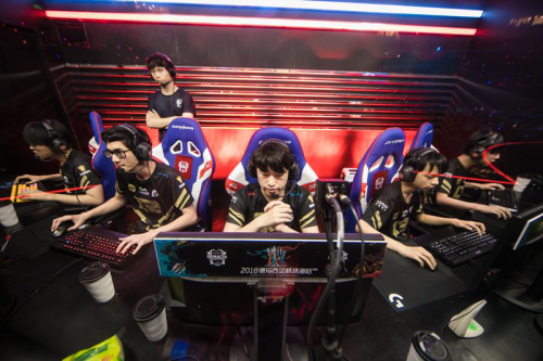 吸引了众多 吸引了众多